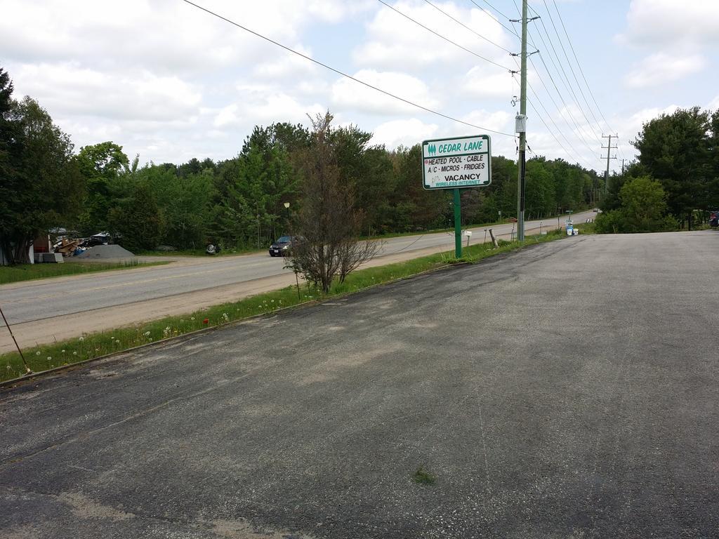 Cedar Lane Motel Bracebridge Extérieur photo